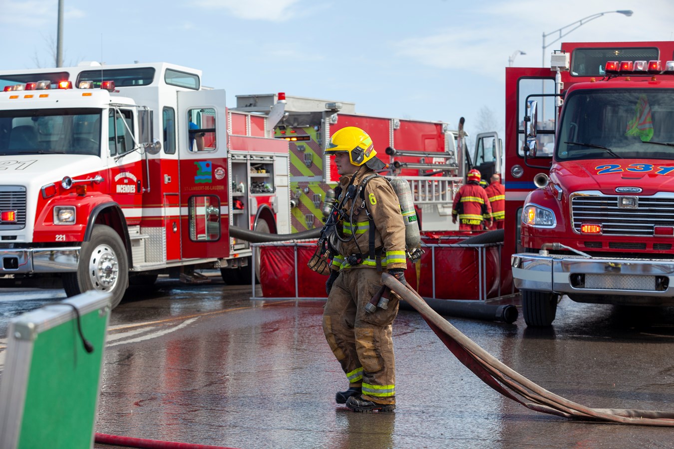 Incendie à Saint-Isidore: un jumelé de deux étages entièrement détruit