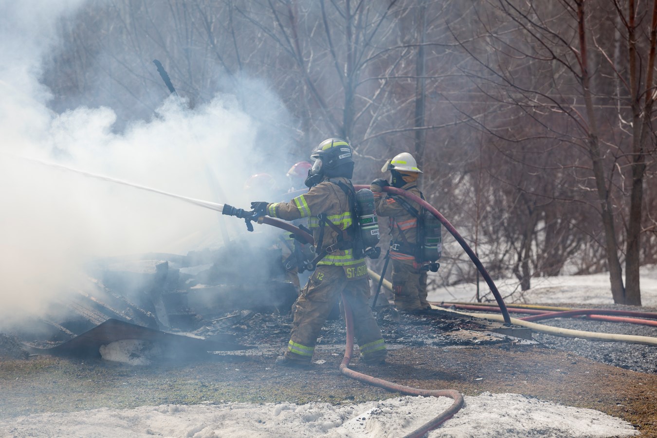 Incendie à Saint-Isidore: un jumelé de deux étages entièrement détruit