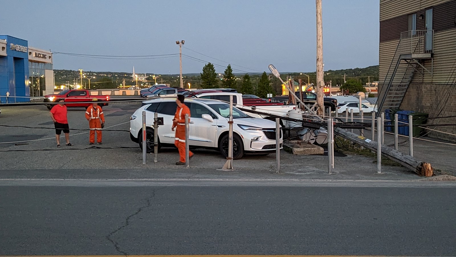 Poteaux électriques tombés: une enquête a été ouverte