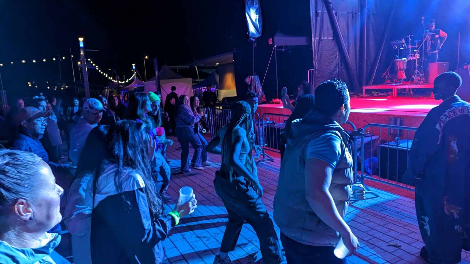 Collectif de dj Moonshine avec Pierre Kwenders, San farafina et akantou​ - Vendredi soir