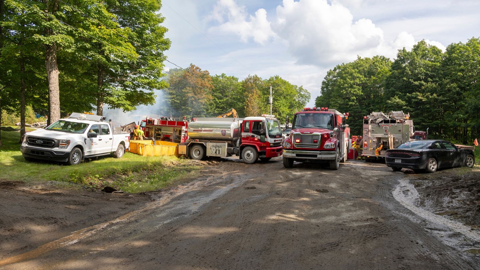Un bâtiment rasé par les flammes à Saint-Zacharie