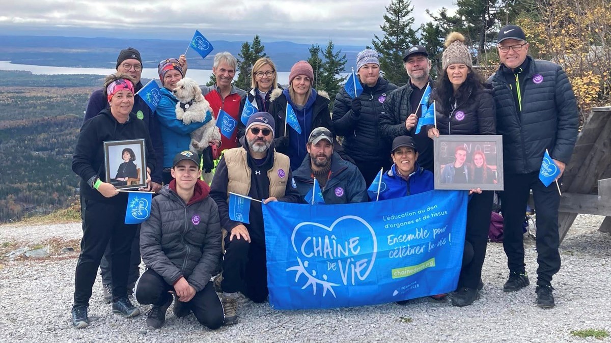 Bruno Faucher et les participants au Défi Chaîne de Vie