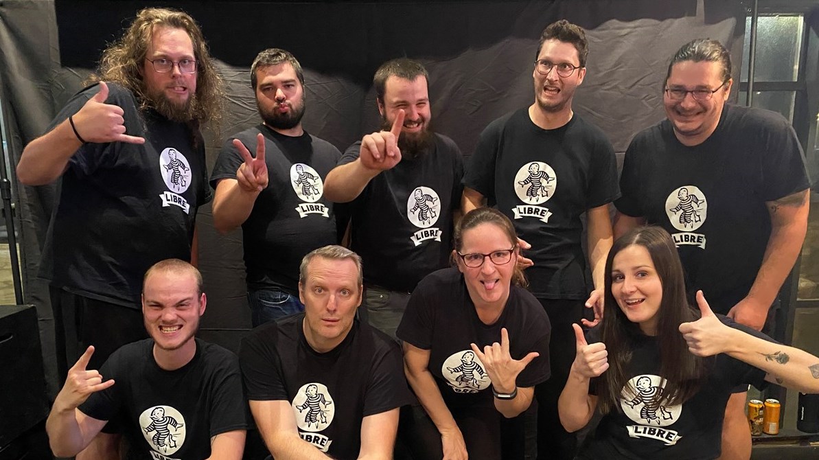 De gauche à droite : Philippe Morin, Dominic Mercier, William Lantagne, Martin Mercier, Olivier Turcotte, Jérémy Bernard, Yves Bernard, Éisabeth Lessard et Émilie Poulin