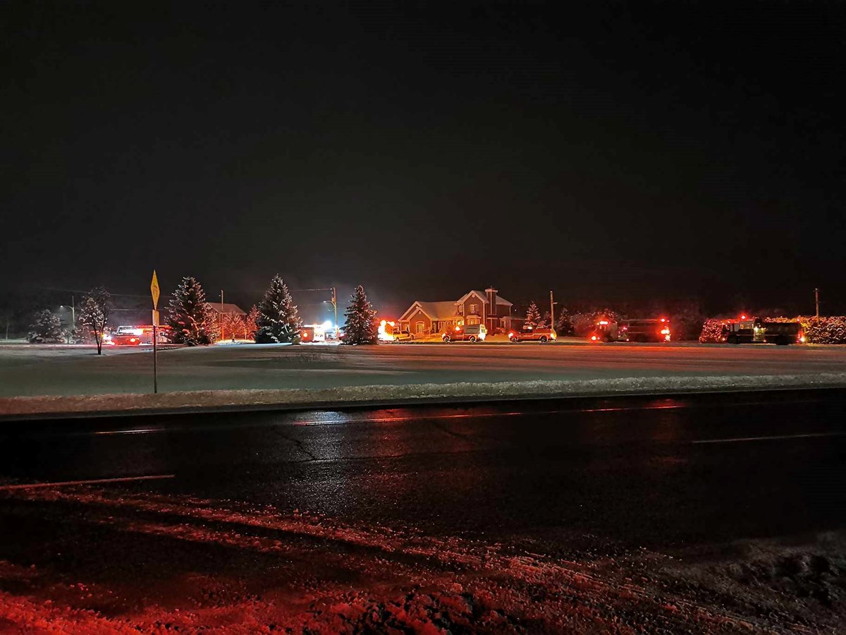 Un garage résidentiel ravagé par les flammes à Notre-Dame-des-Pins