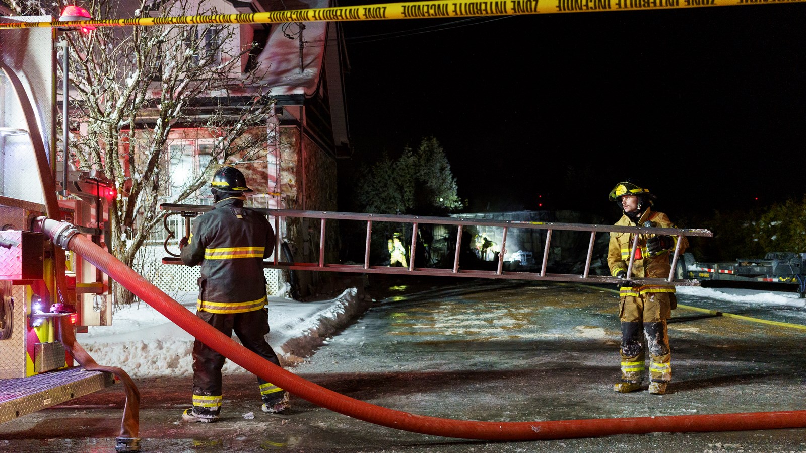 Un garage résidentiel ravagé par les flammes à Notre-Dame-des-Pins