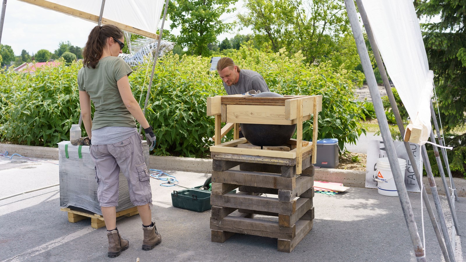 Beauce art: les sculpteurs achèvent leur travail