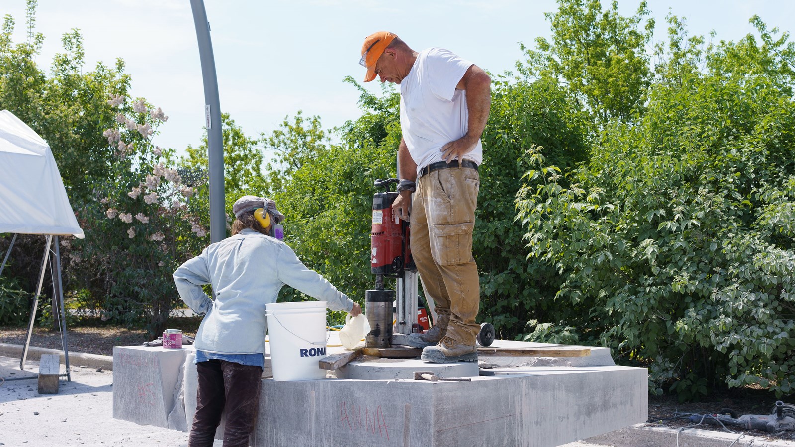 Beauce art: les sculpteurs achèvent leur travail