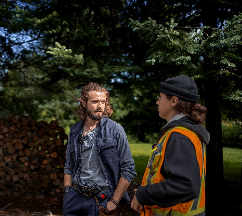 Le producteur Guillaume Chabot sur le tournage, en compagnie de l'assistant-réalisateur Xavier Hovington-Dupuis.