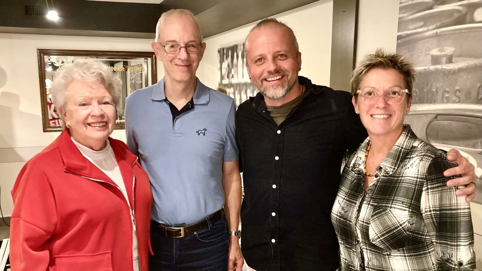 Trois membres du conseil d'administration de la nouvelle entité en compagnie du directeur général, Martin Beaulieu, de gauche à droite, Thérèse Quirion, Denis Lacasse, M. Beaulieu et Nancy Dulac.. Absente de la photo, Marie-Josée Fecteau, membre du conseil d'administration.