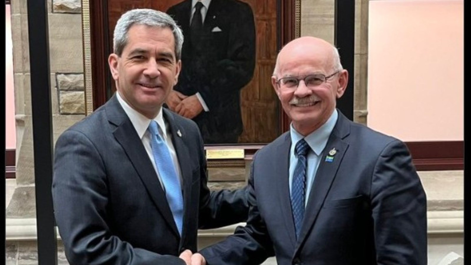 C'est en avril dernier que Richard Lehoux avait été reconfirmé comme candidat du PC en Beauce. On le voit ici en compagnie du député Pierre Paul-Hus, qui est le lieutenant du Québec pour le parti, lors de cette annonce.