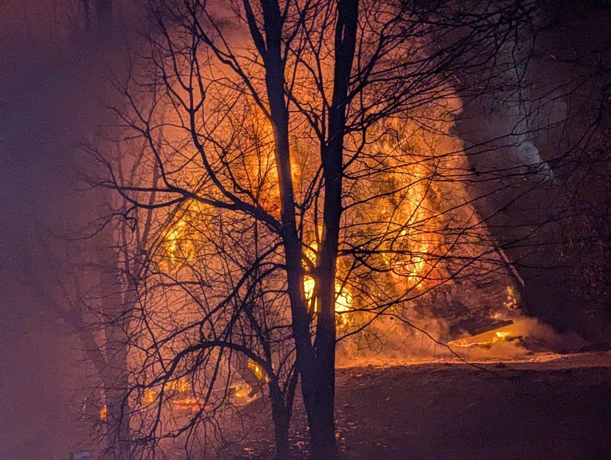 Un important incendie ravage une maison à Saint-Georges