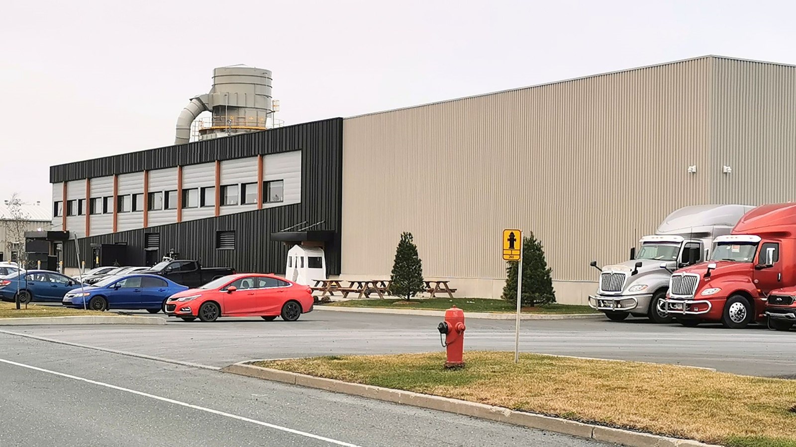 L'entreprise Bois Ouvré réclame des dédommagements totaux de 406 273 $ à la Ville de Beauceville, pour les vices cachés du terrain acheté de la municipalité en décembre 2021.