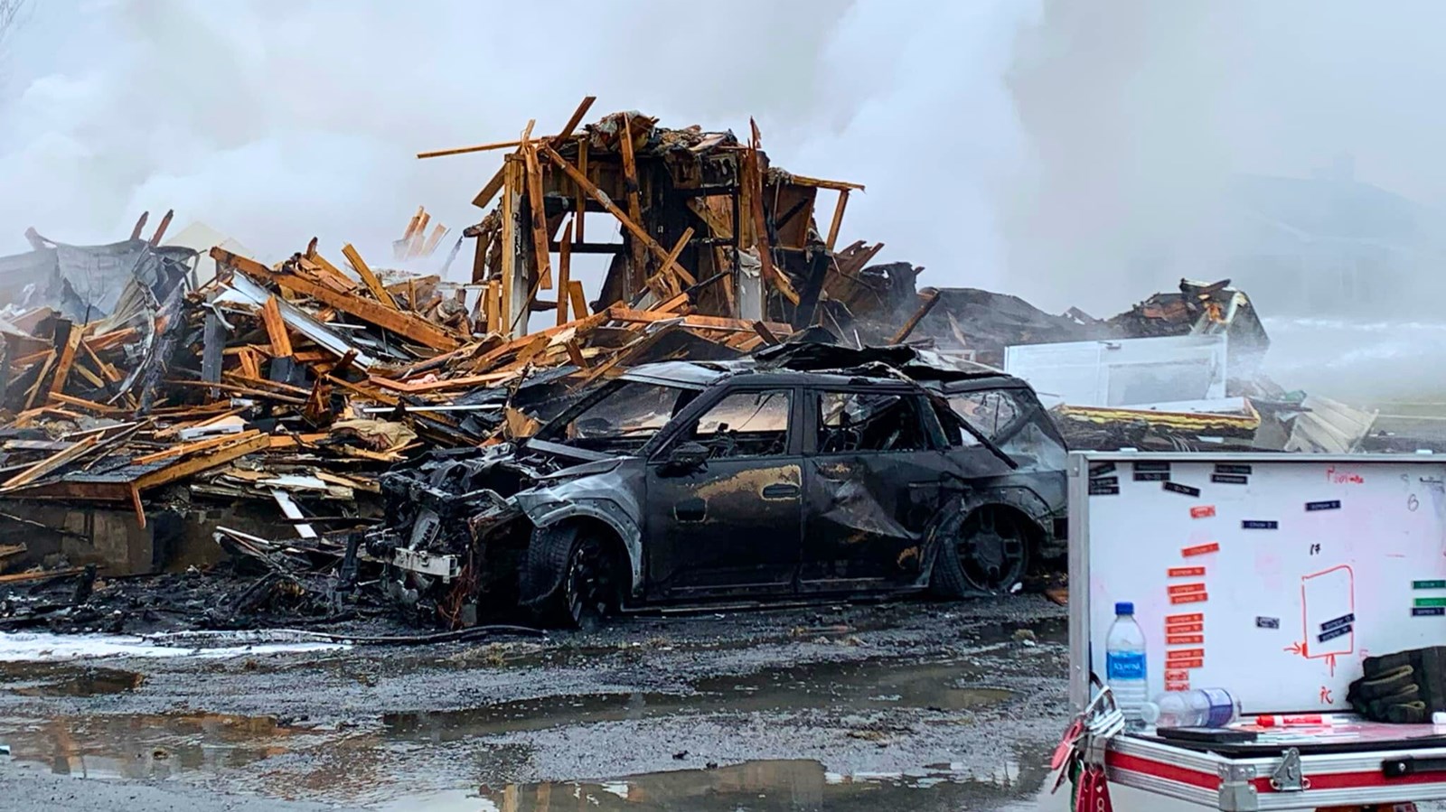 Sainte-Aurélie : le centre communautaire en proie aux flammes