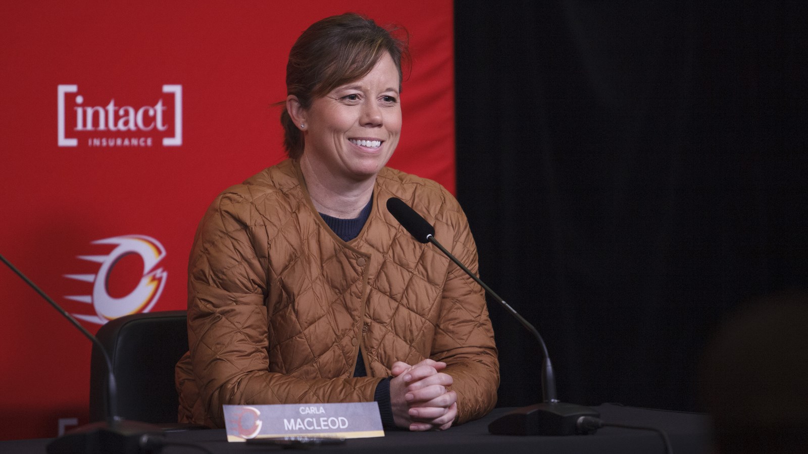 La LPHF conquiert Québec: Marie-Philip Poulin au cœur de la fête