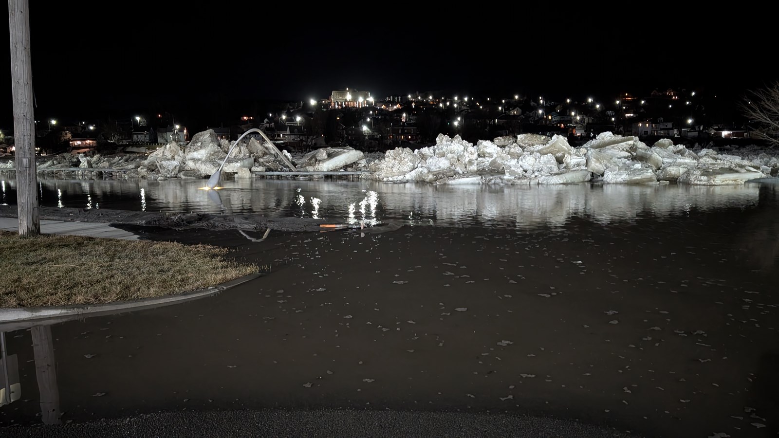 Mouvement des glaces: inondations à Beauceville