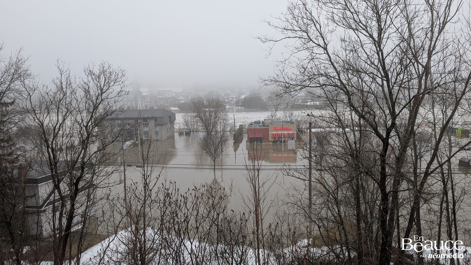 Beauceville se réveille les pieds dans l'eau