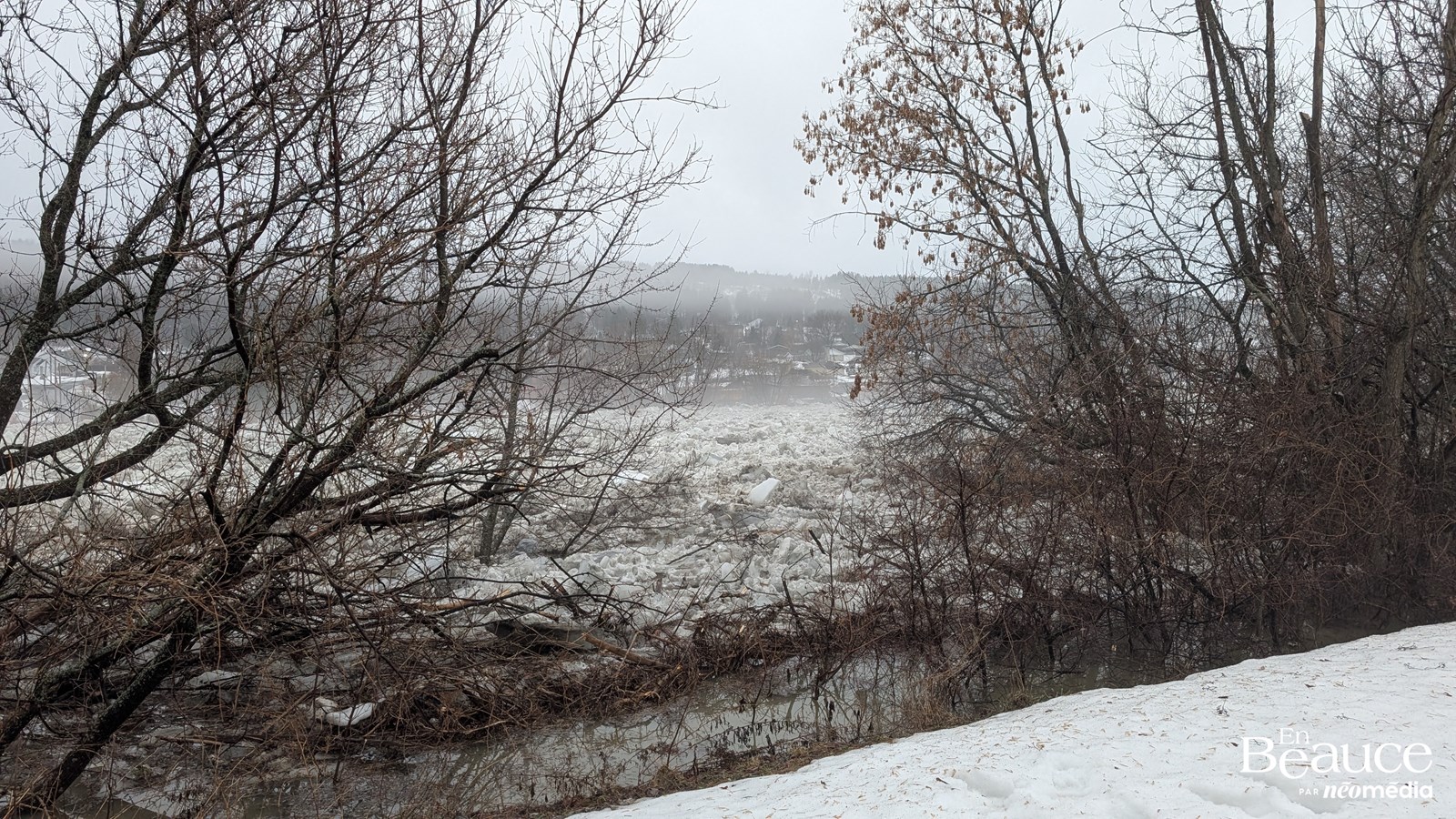 Beauceville se réveille les pieds dans l'eau