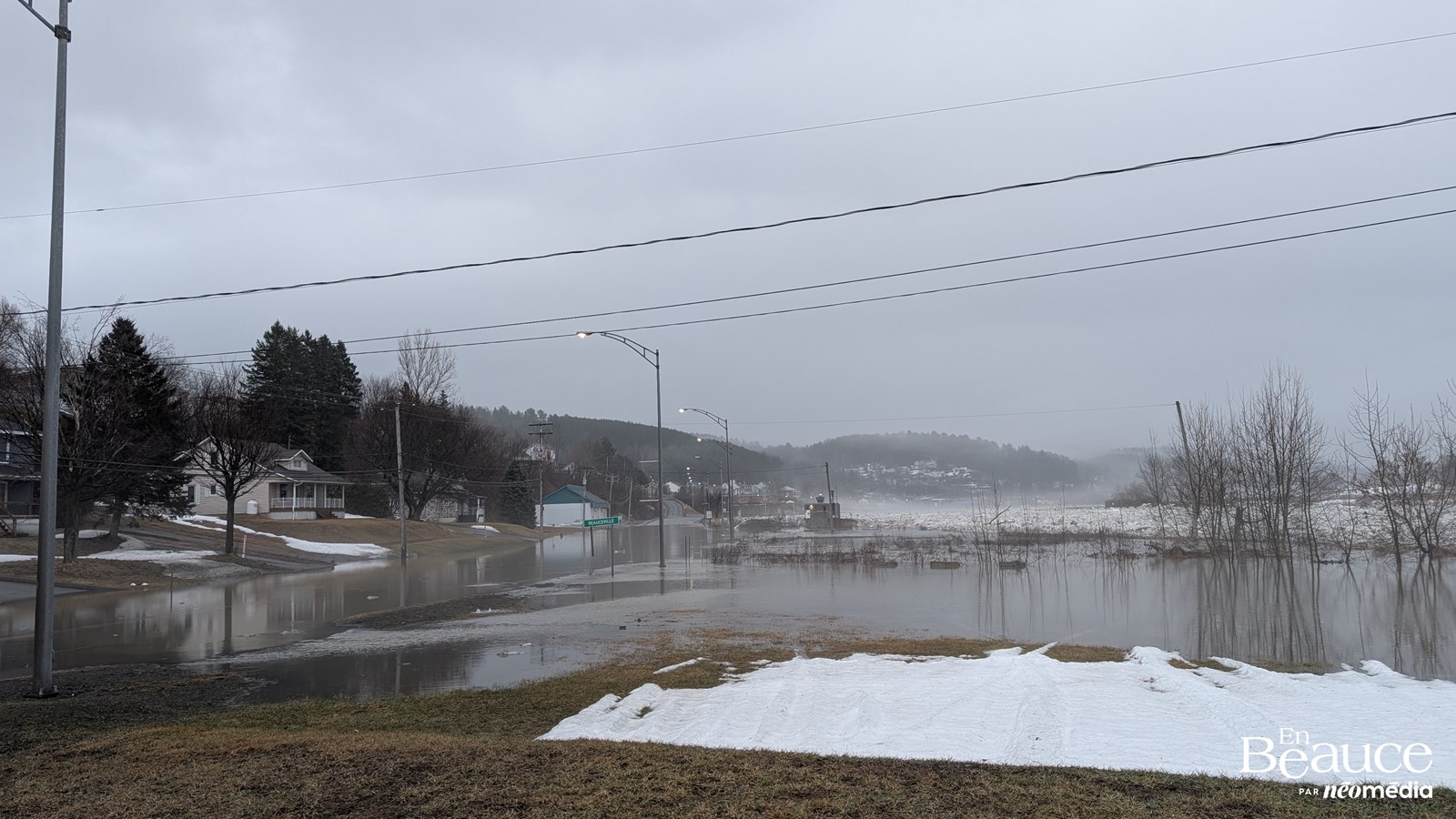 Beauceville se réveille les pieds dans l'eau