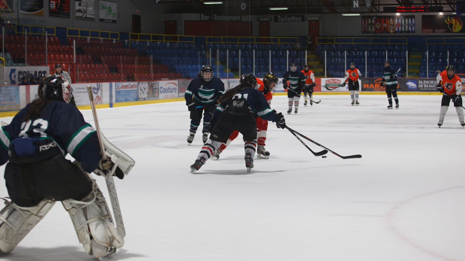 Le Tournoi de hockey féminin de Saint-Georges bat son plein