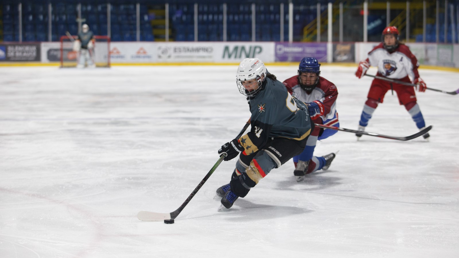 Le Tournoi de hockey féminin de Saint-Georges bat son plein