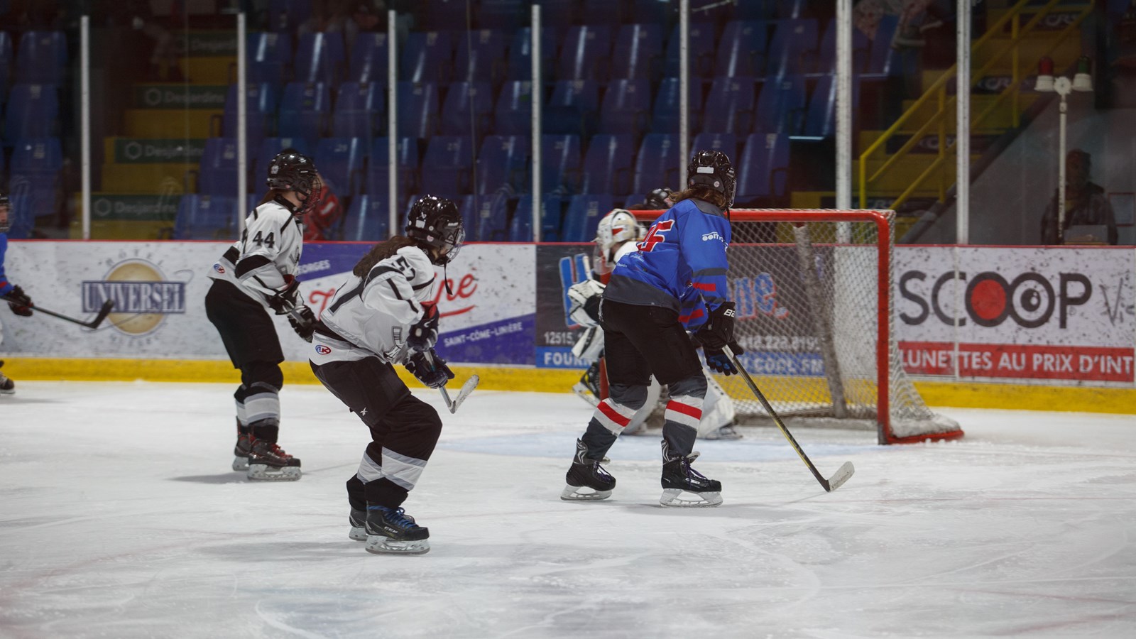 Le Tournoi de hockey féminin de Saint-Georges bat son plein