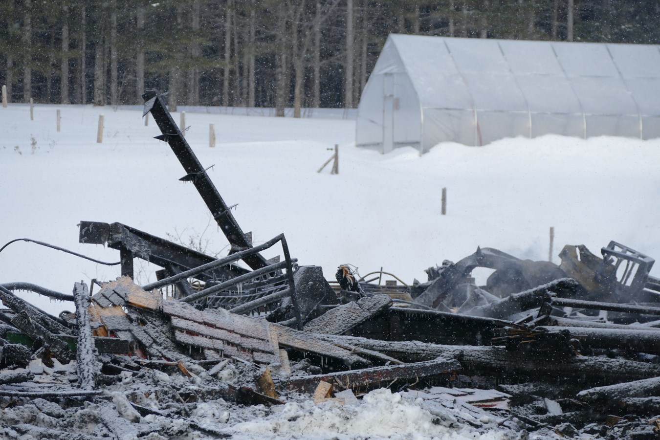 Une ancienne étable entièrement détruite par les flammes
