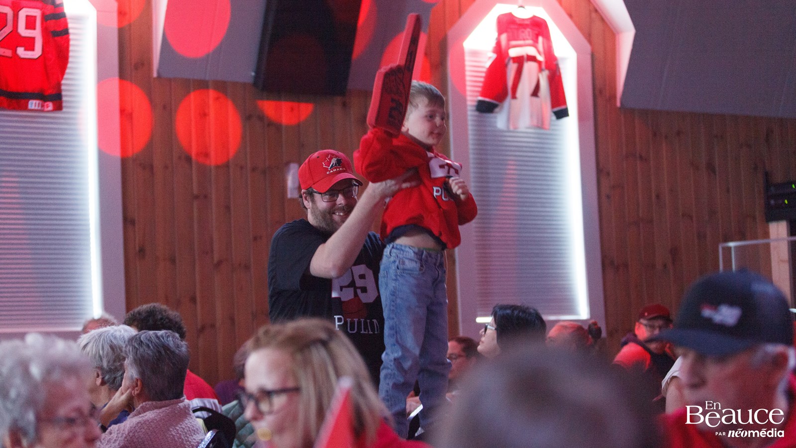 Revivez la finale des Jeux olympiques de Marie-Philip Poulin à Beauceville