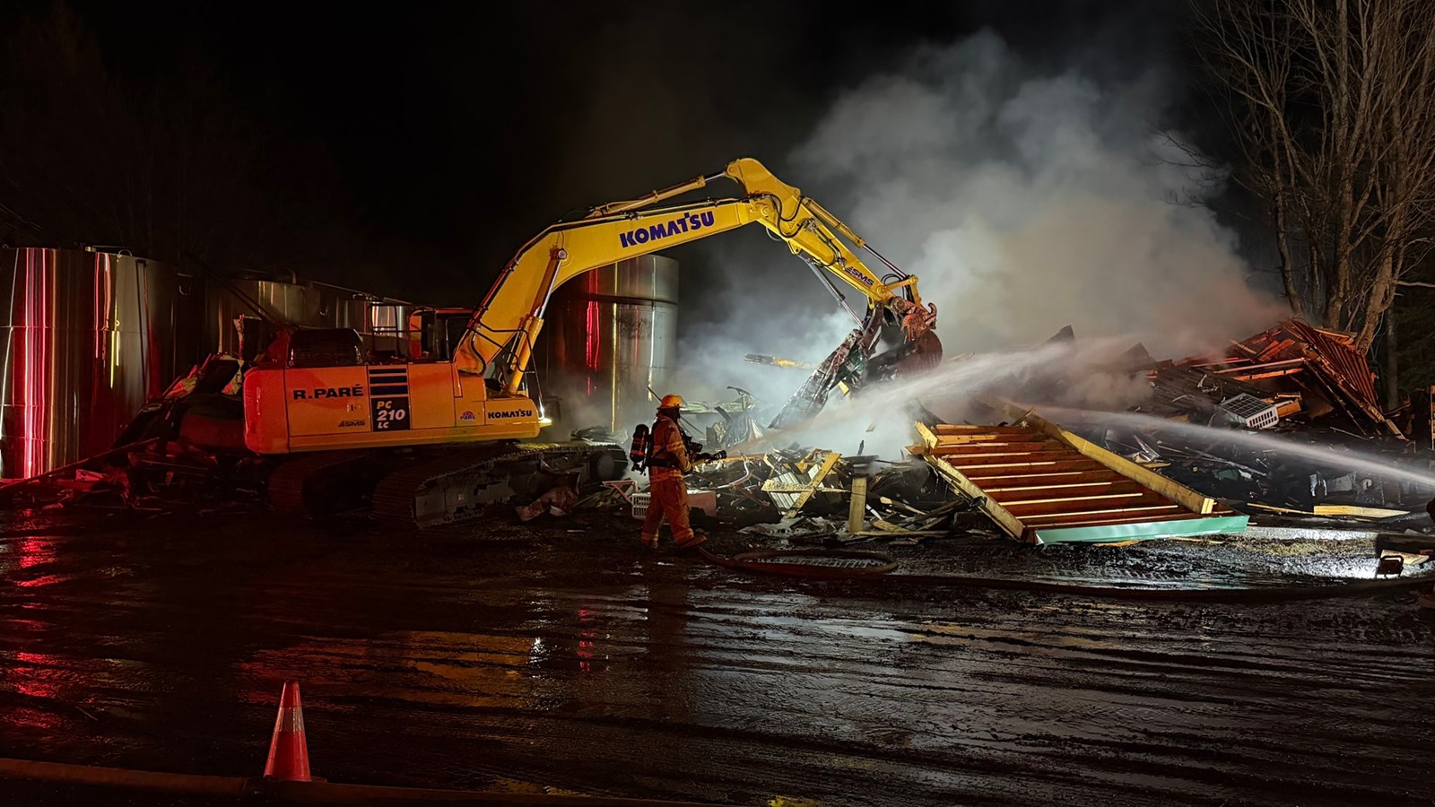 Saint-Ludger: un incendie détruit une cabane à sucre de l'Érablière Lapierre