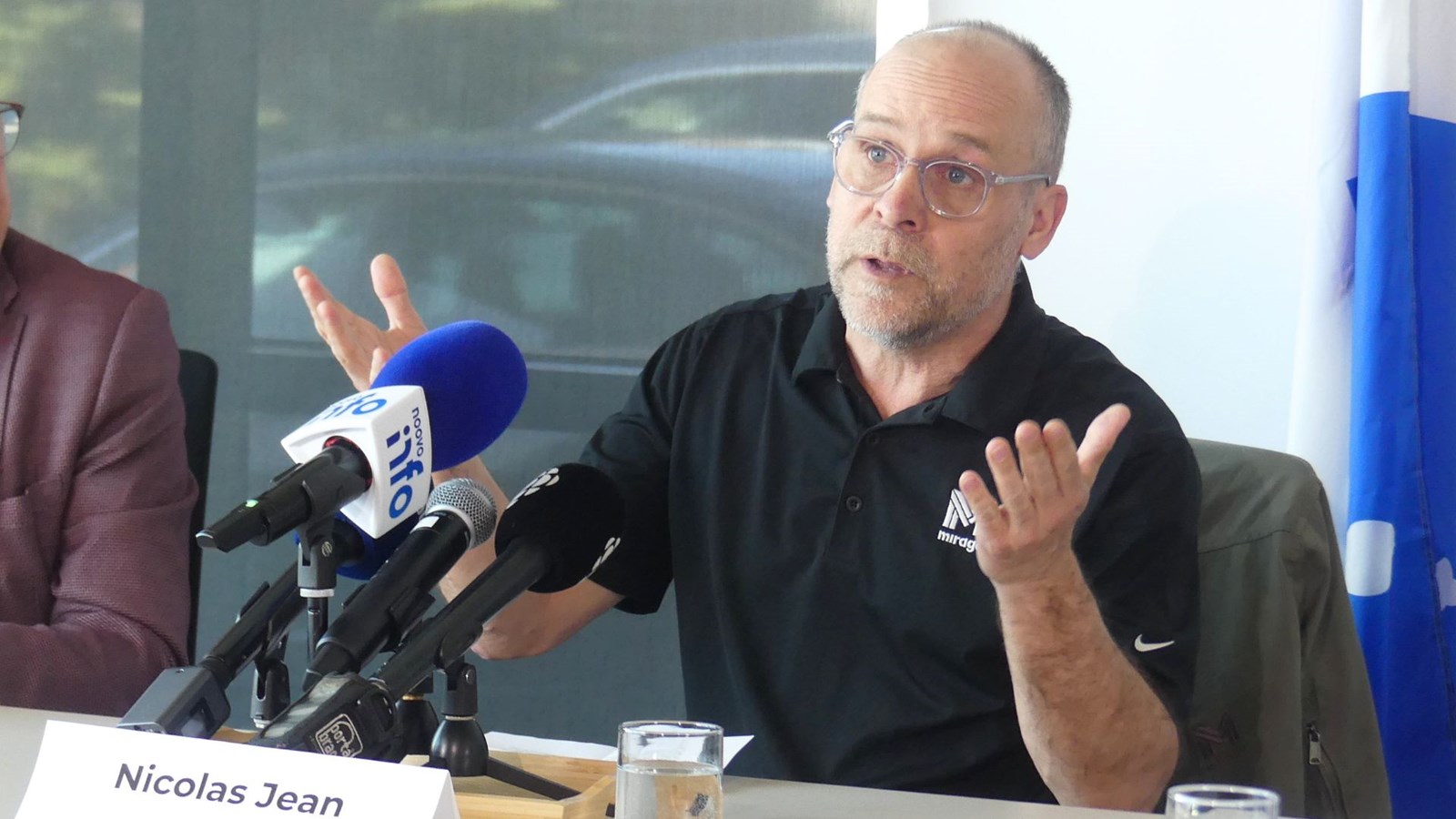 Nicolas Jean, représentant du fabricant de plancher Mirage.