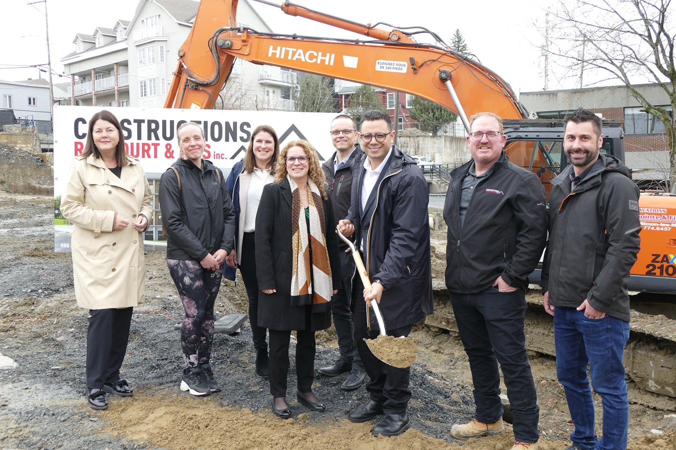 Logements abordables sur la 120e rue: le chantier est lancé à Saint-Georges