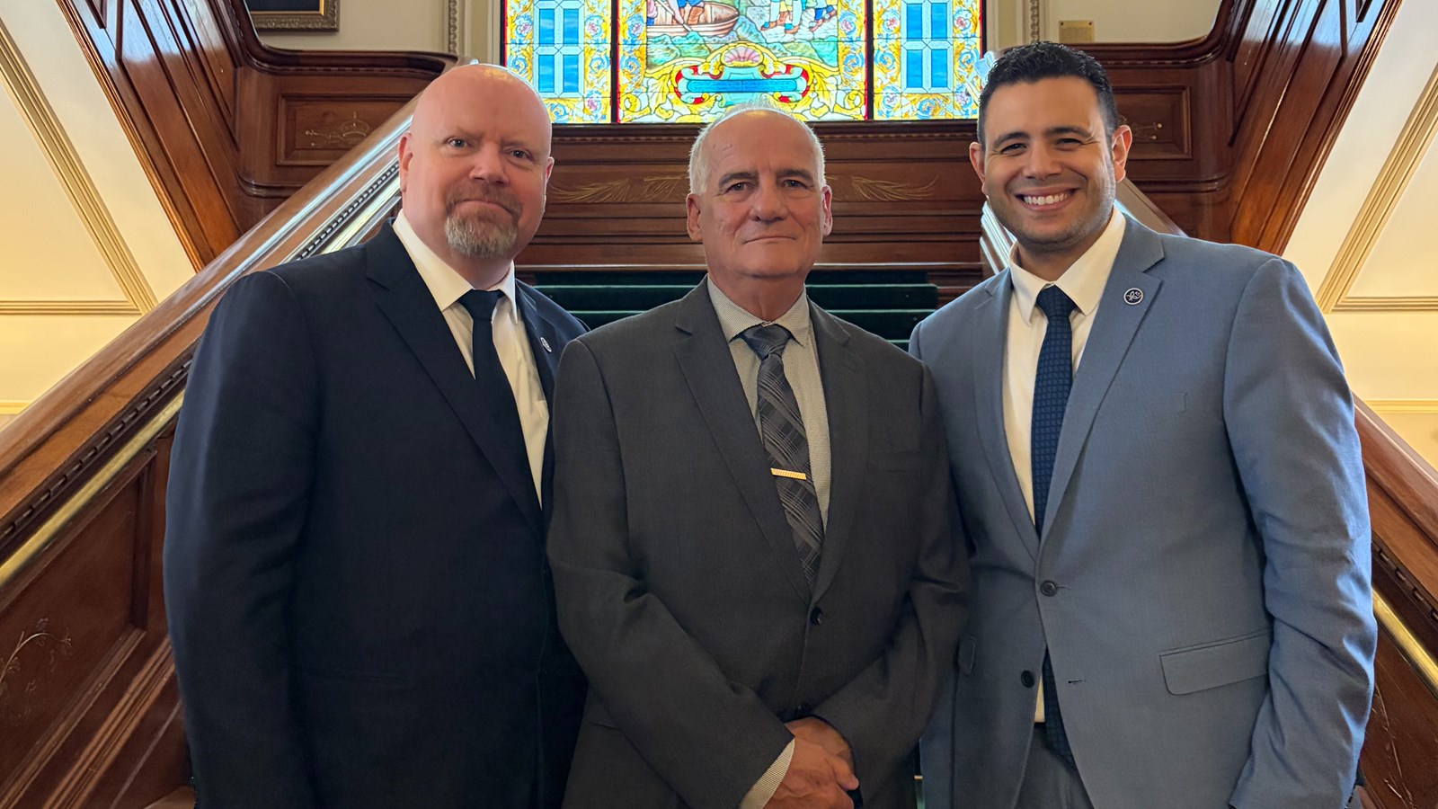 Samuel Poulin souligne les 40 ans de service du sergent Mario Thiboutot
