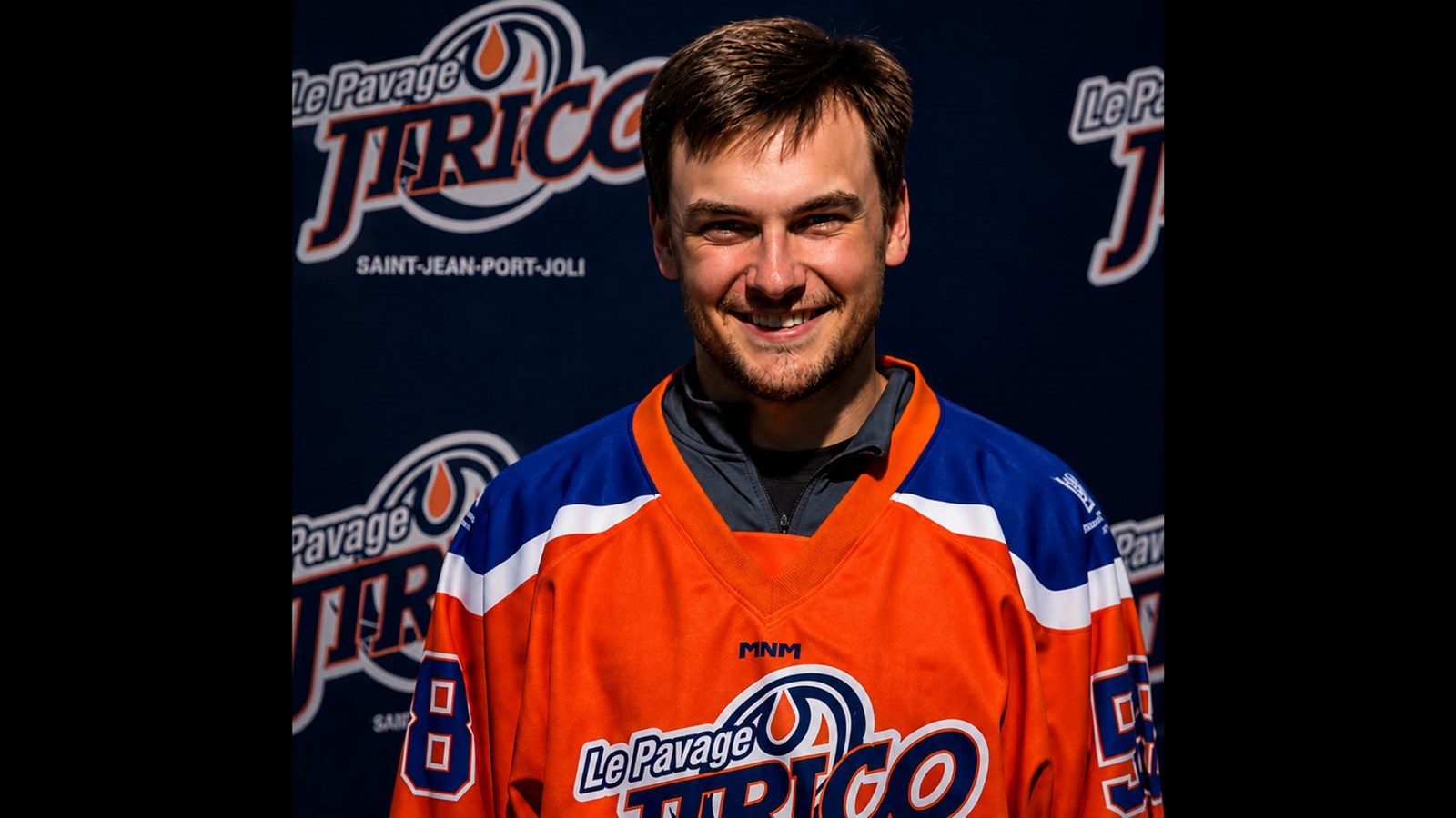 Louis-Charles Gaudreau a été le premier choix du repêchage de la Ligue de hockey Côte-Sud. Il a été sélectionné par le Pavage Jirico de Saint-Jean-Port-Joli qui avait acquis ce premier choix dans le cadre d’une transaction avec les Hunters de Saint-Prosper.
