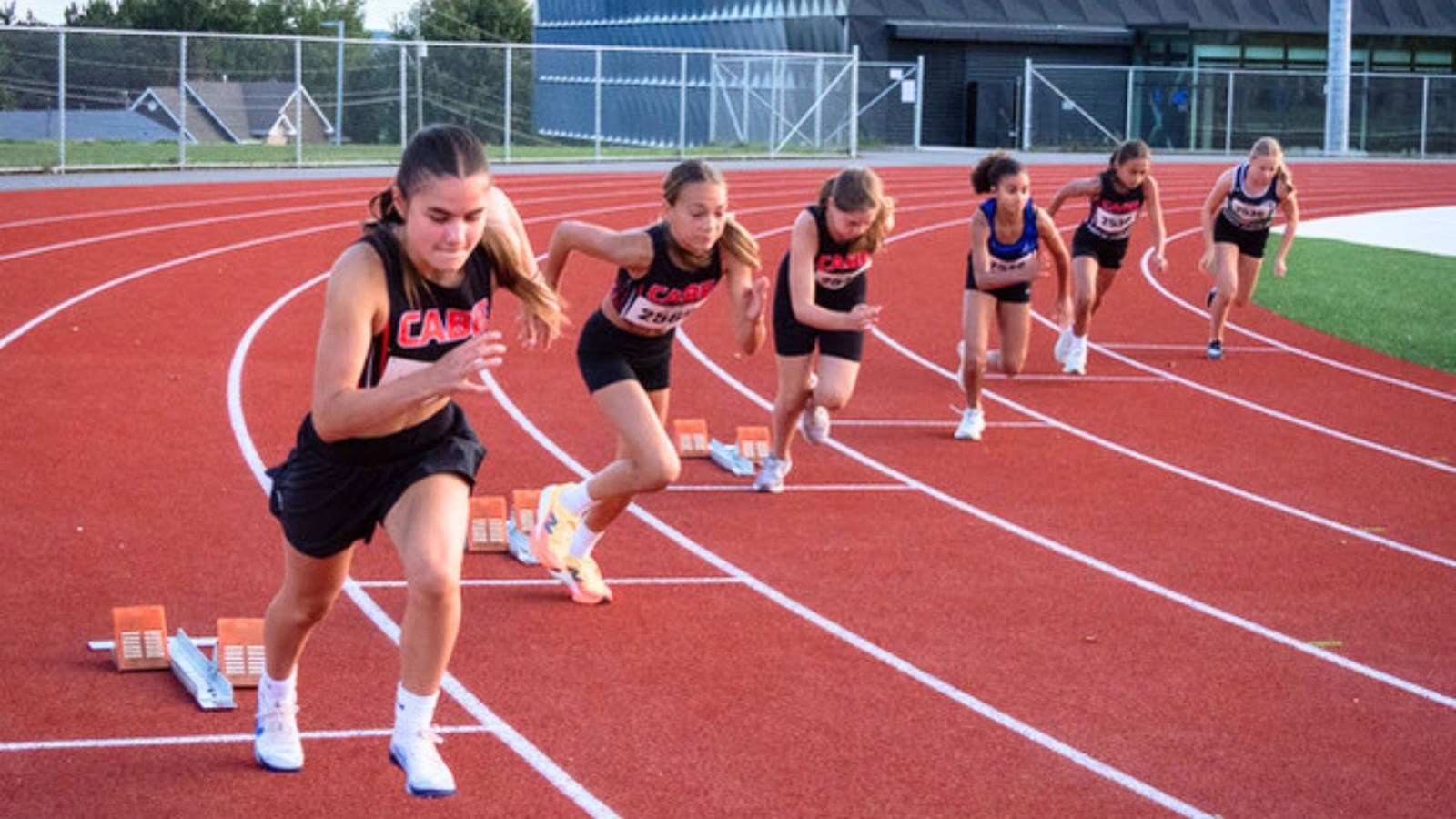 Une première compétition réussie sur la nouvelle piste d’athlétisme de Saint-Georges