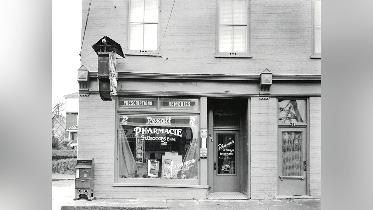 04-231d-Pharmacie-Rexall-Benoit-Morin.jpg