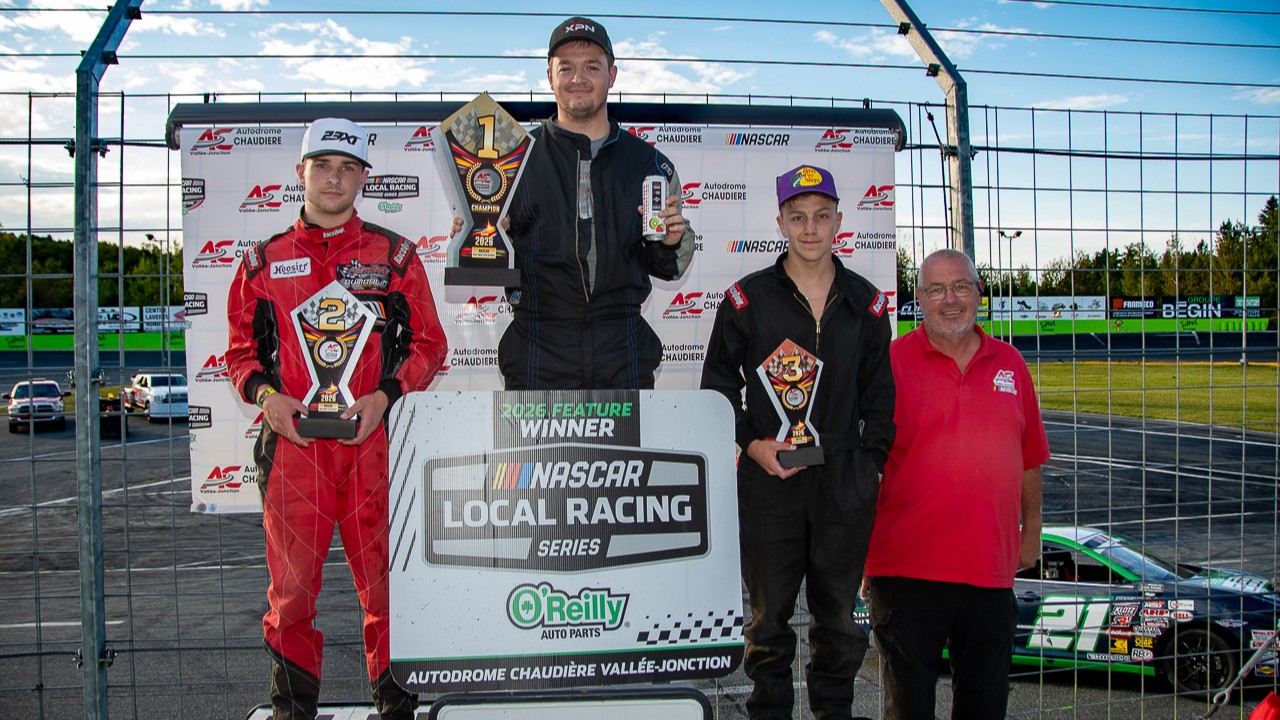 Podium Nascar Sport Compact Développement.jpg
