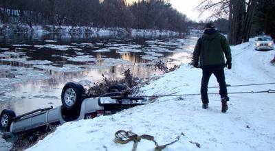 Vidéo : Un camion plonge dans la rivière Assomption