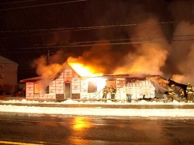 Un incendie détruit une quincaillerie