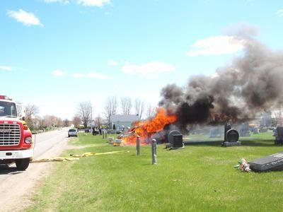 Voiture en feu suite à un trouble électrique