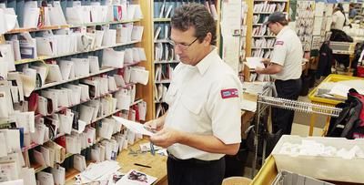 Poste Canada coupe des heures de travail dans ses bureaux en région