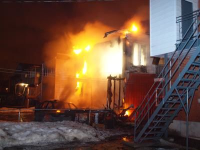 Un édifice rasé par les flammes à Joliette