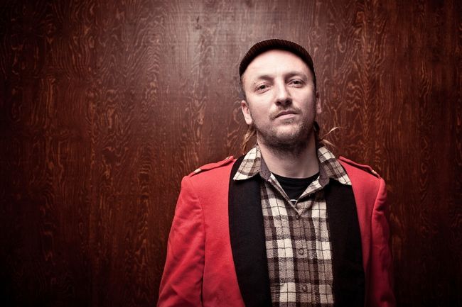 Bernard Adamus promet tout un spectacle