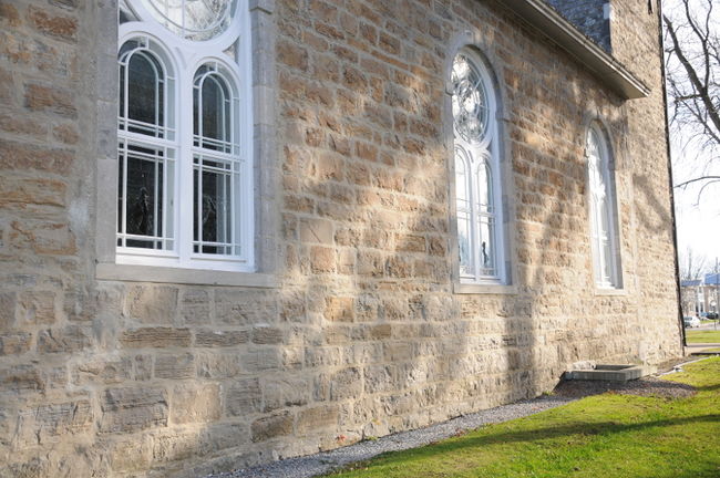 Il avoue avoir brisé les vitres de l’église