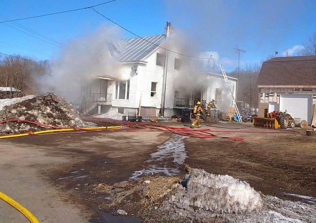 Le feu endommage une résidence à Saint-Thomas