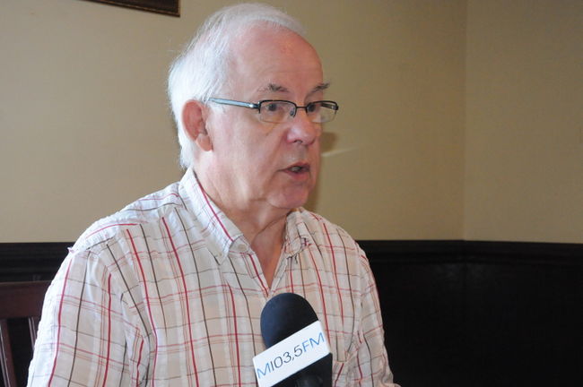 André Hénault sollicitera un autre mandat