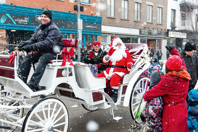 Le P'tit défilé du  Père Noël arrive