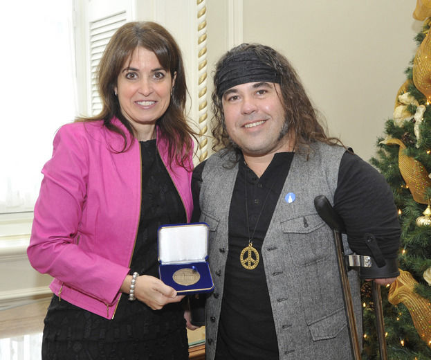 Véronique Hivon récompense Martin Deschamps