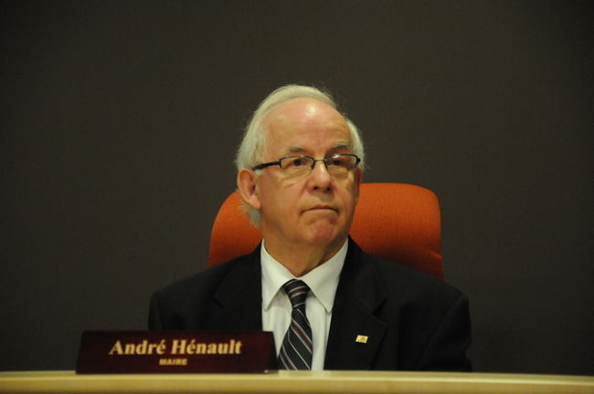 Une année chargée pour André Hénault