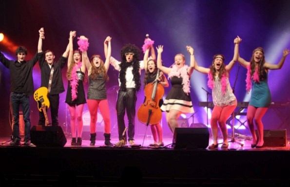 Une soirée haute en couleur à la finale locale de Secondaire en spectacle