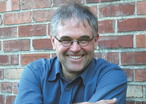 Yves Gagnon présente ses poèmes au CRAPO  