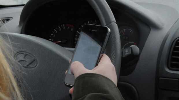 Cellulaire au volant: des sanctions plus sévères dès le 23 avril